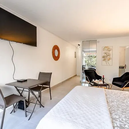 Petit Eden L Balcony & Peaceful L Shellter Apartman Saint-Tropez