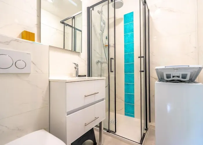 Petit Eden L Balcony & Peaceful L Shellter *