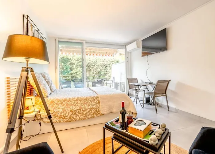 Petit Eden L Balcony & Peaceful L Shellter * Saint-Tropez