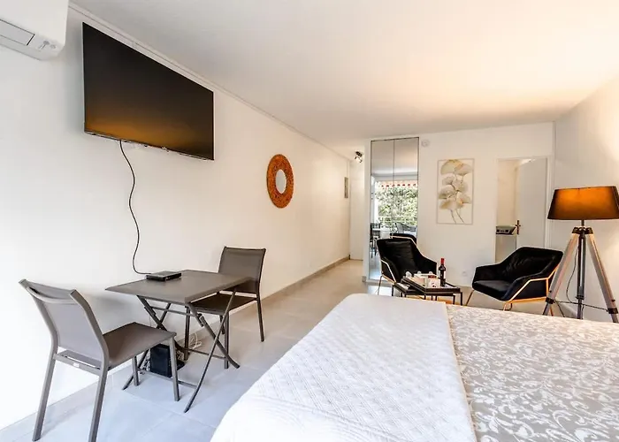 Petit Eden L Balcony & Peaceful L Shellter Apartman Saint-Tropez